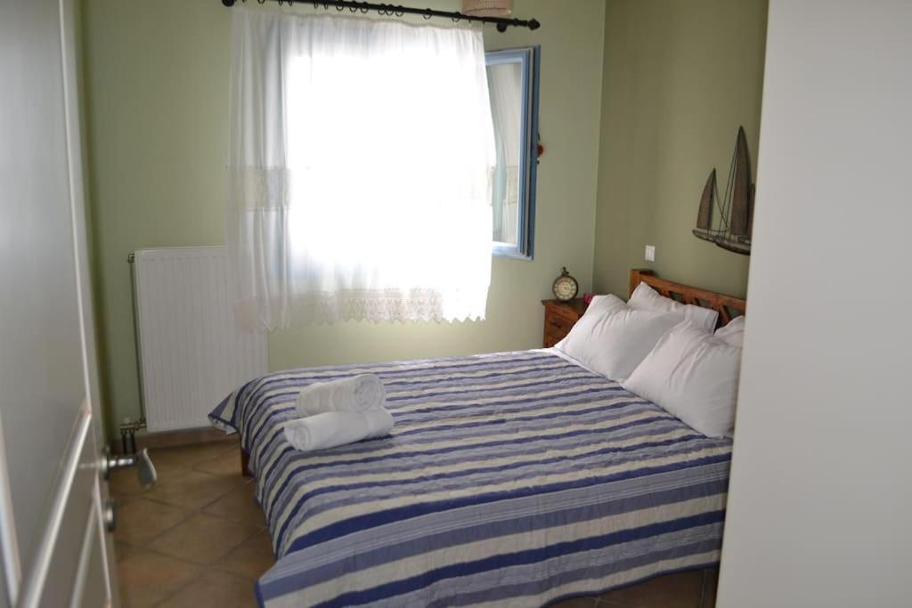 Blue House Villa Koronos Buitenkant foto